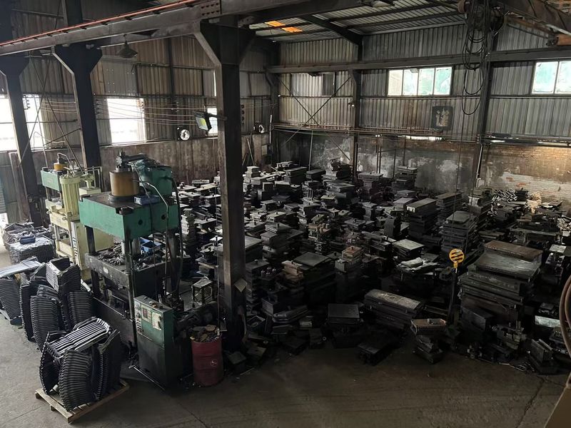 Yimi (Guangzhou) Automotive Parts Co, Ltd productielijn van de fabrikant