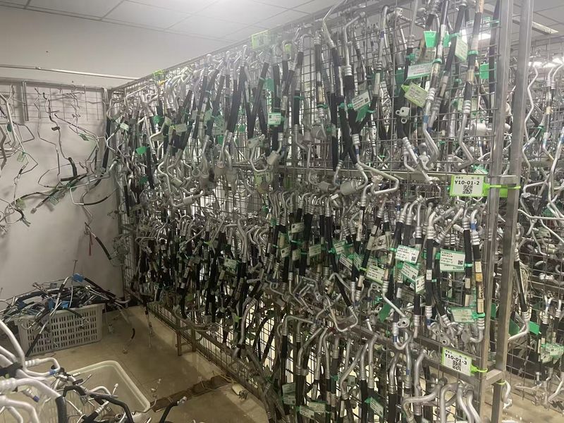 Yimi (Guangzhou) Automotive Parts Co, Ltd productielijn van de fabrikant